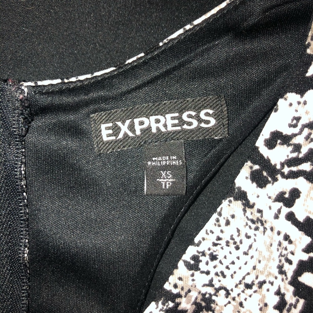 Express cropped top - Picture 2 of 3